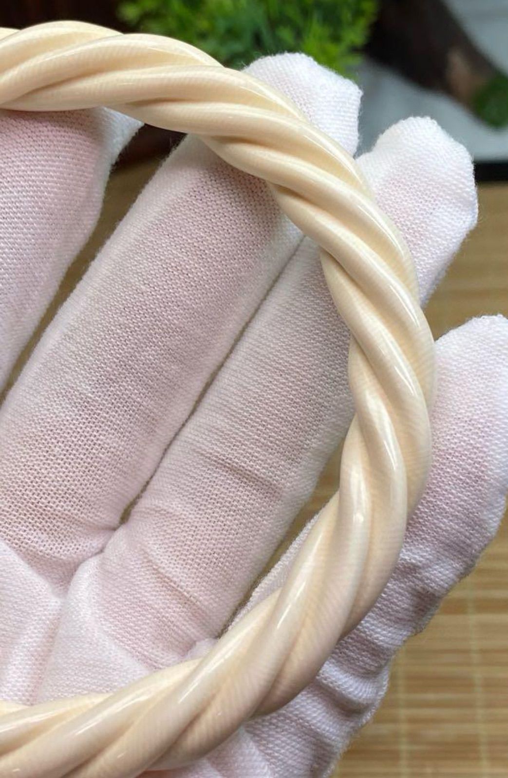 天然マンモス牙美しい手作り彫刻 素敵なねじりぼう形 ブレスレット 