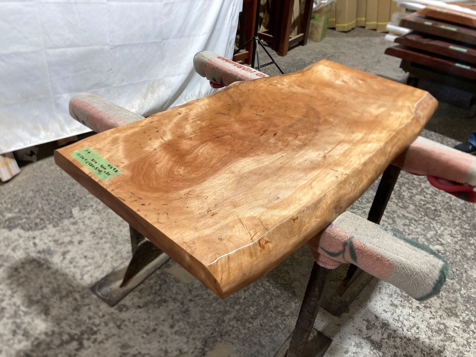 トチ9298 トチの木 一枚板無垢 乾燥材 1120x510-420x50mm カウンター 棚 テレビ台 カウンター センターテーブル 窓台 橡 栃 MARWIL-DEMENAGEMENTS_CH