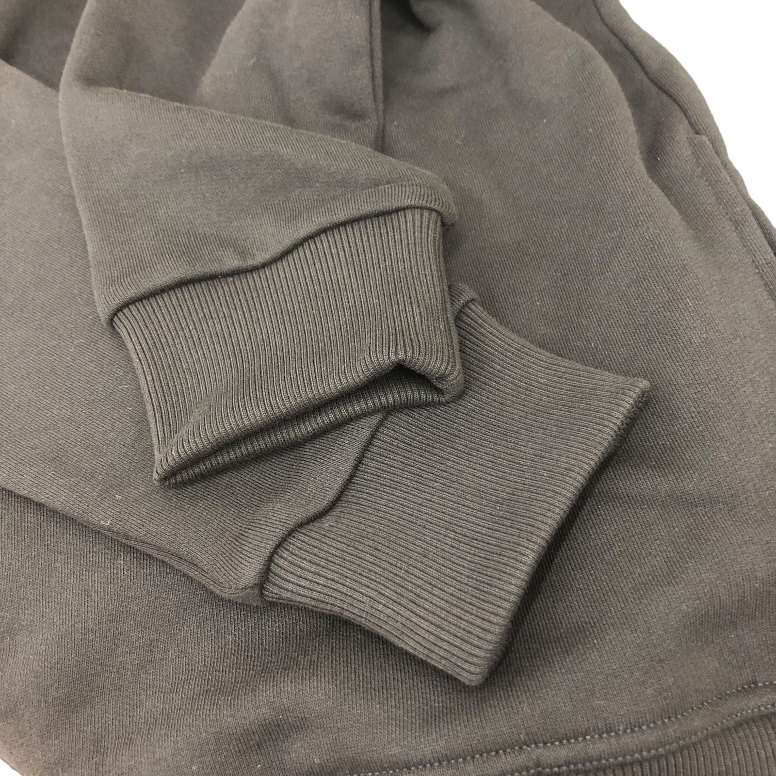 67.BURBERRY エンブロイダリーEKDパーカ 【併売品】 - メルカリ
