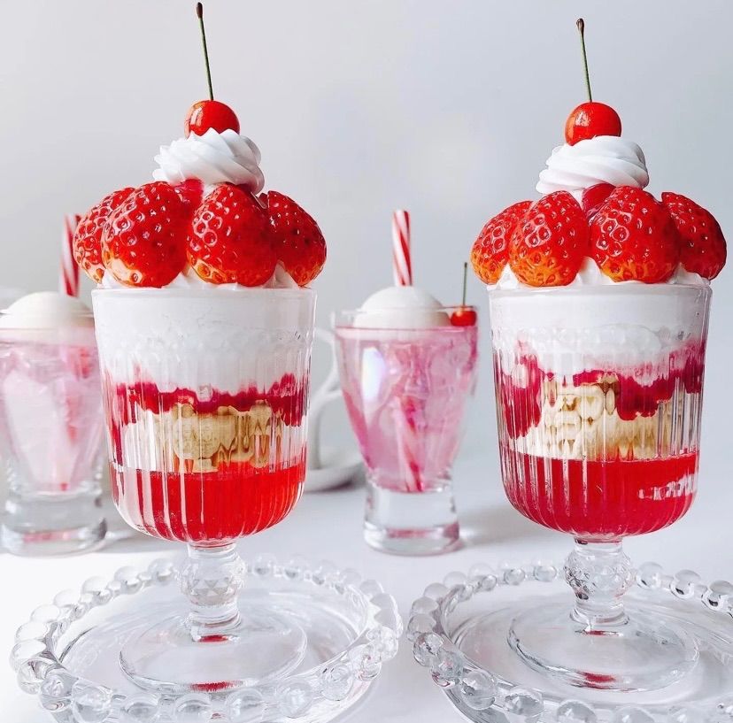 フェイクスイーツ♡贅沢ストロベリーパフェ♡ フェイクスイーツ♡贅沢ストロベリーパフェ♡