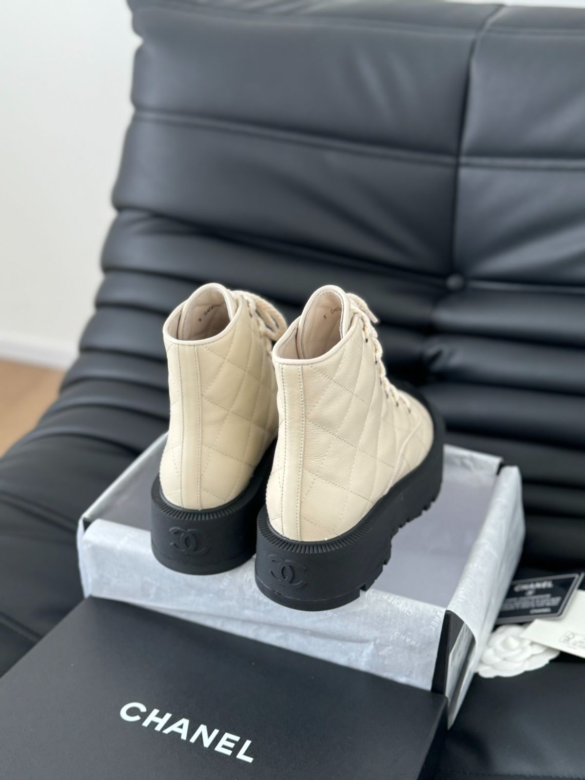 CHANEL《お洒落な足元に♪》シャネル ショート ブーツ (CHANEL