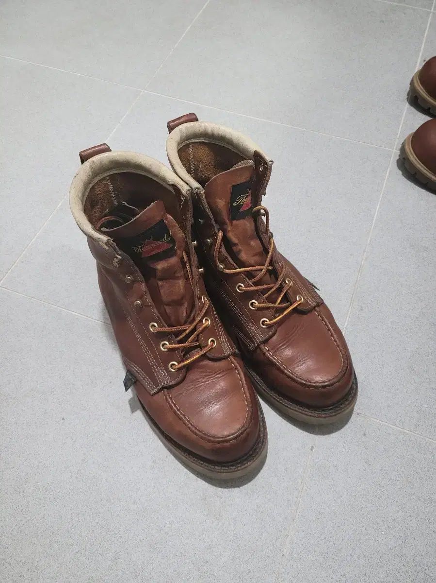 【雷市場（ポンジャン）商品韓国直送】 Thorogood(ソログッド) モックトゥ 8 1 ／ 2 （ 265 ）