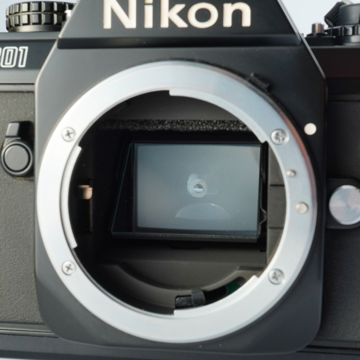 【Nikon F-301 動作品】一眼　フィルムカメラ35-70mmレンズ付き Nikon F-301 35mm Camera