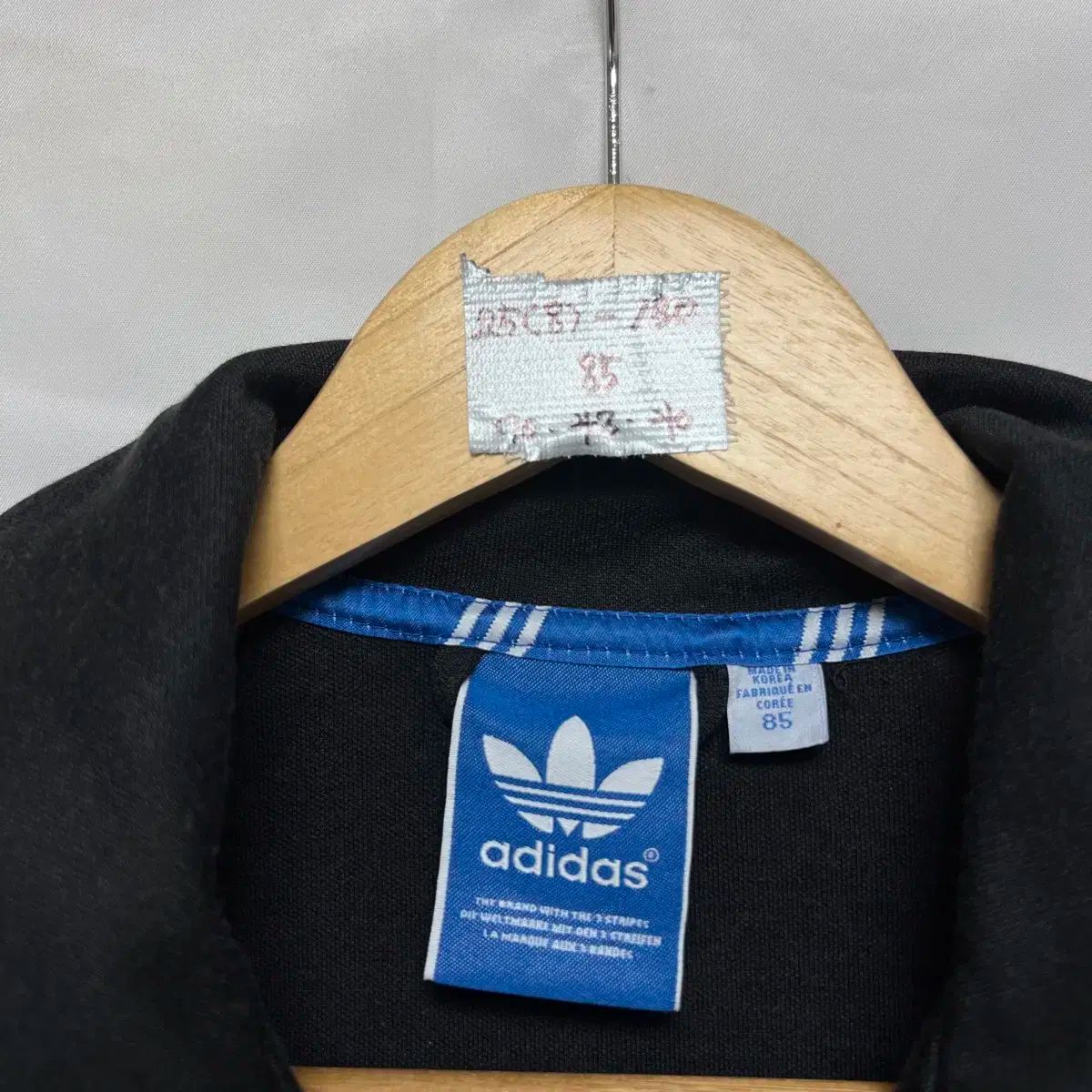 adidas クロップドジャージ　トップス クロップド丈 トラック/ジャージ ジャケット ☆ Adidas (adidas