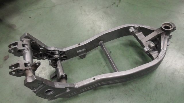 ZZR２５０書類付きフレーム   EX250H-068XXX ZZR250 EX250H-A00xxx の フレーム 書類付:#1681102315 - メルカリ