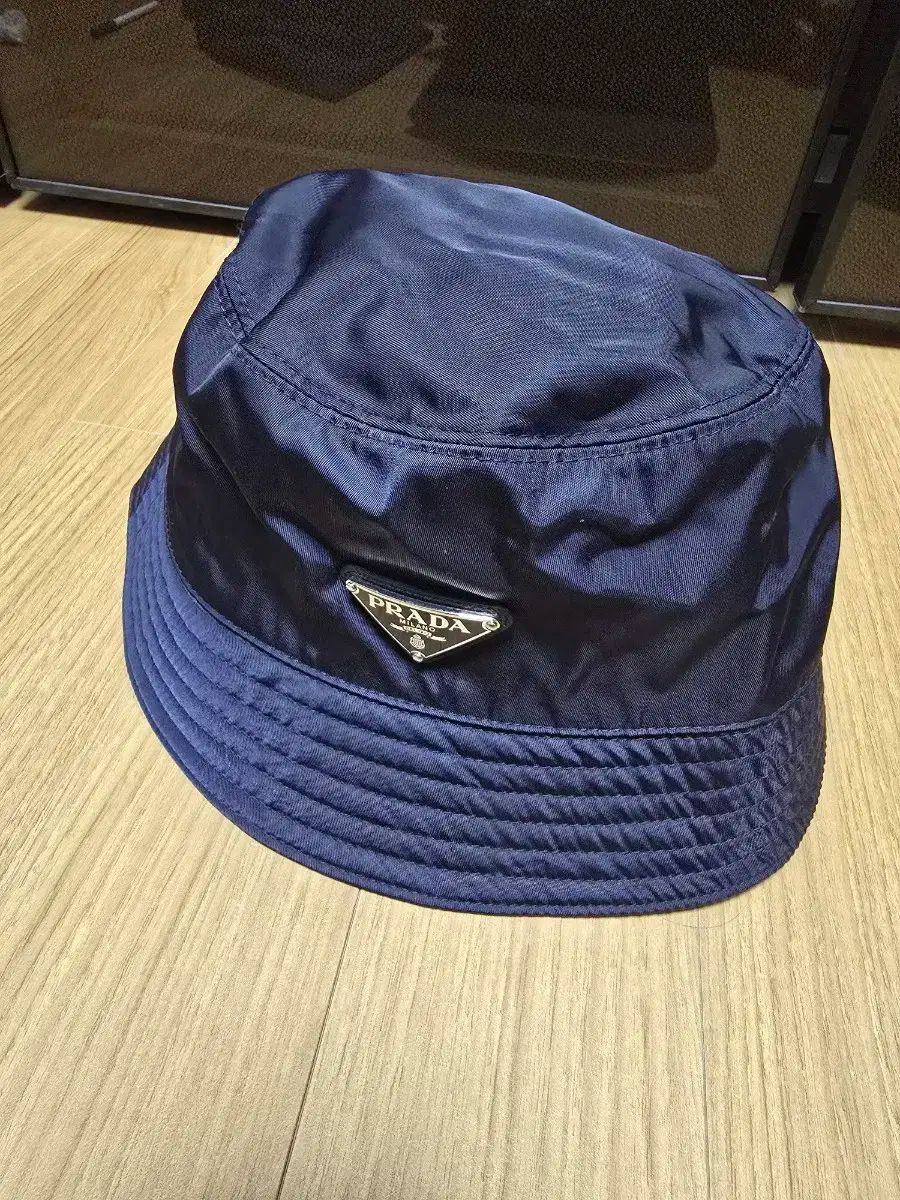 PRADA プラダ ロゴ バケットハット ビーニー 希少 新品同様　L 即発送 PRADA プラダ ロゴ 刺繍 Lサイズ バケットハット ブラック