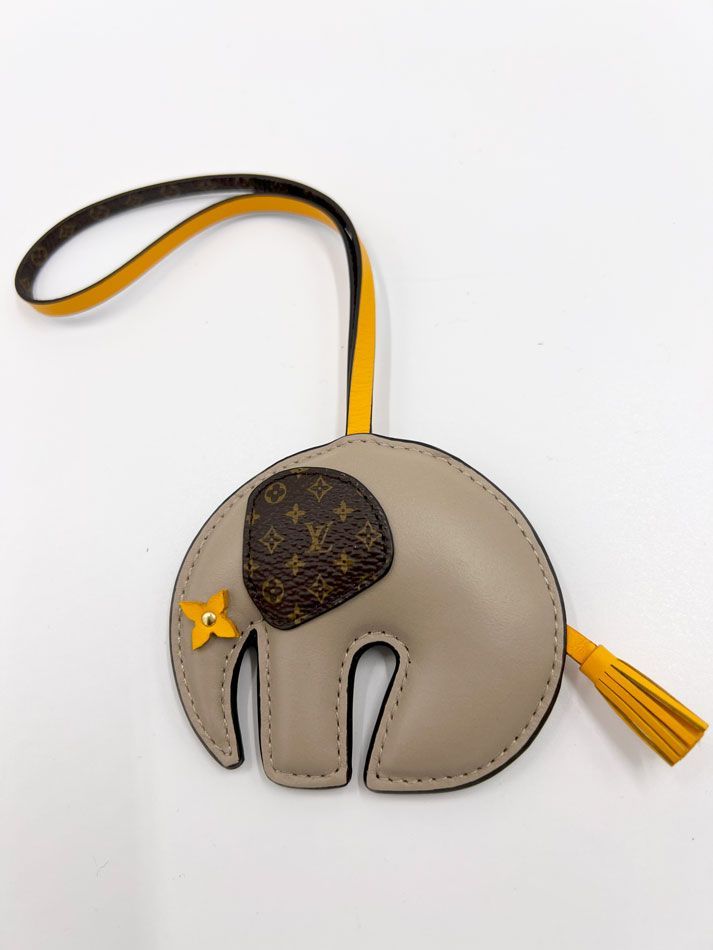 美品 ルイヴィトン アンソレンス キーホルダー パックチャーム ✨極美