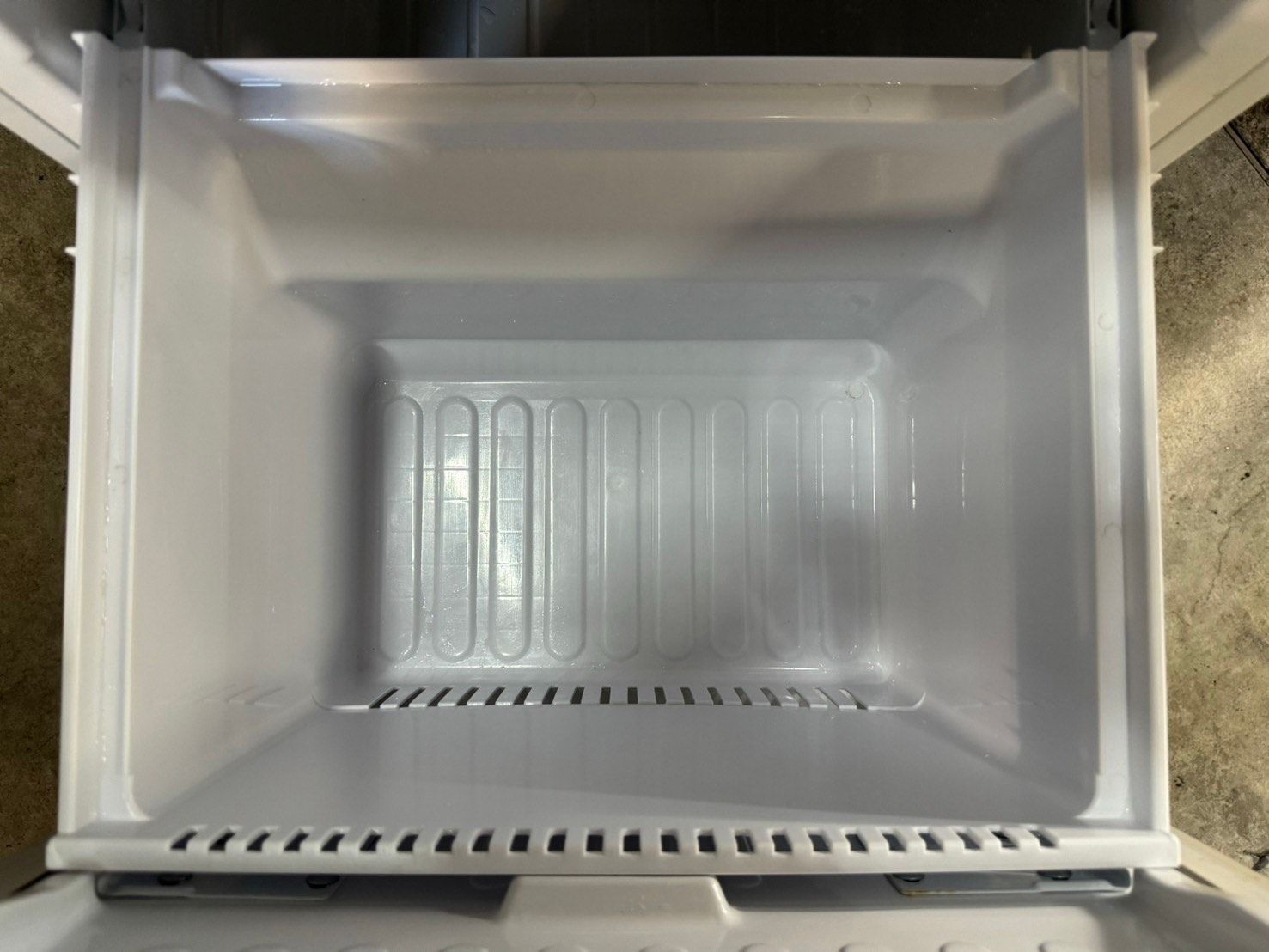 大阪送料無料☆3か月保障付き☆冷蔵庫☆2018年☆シャープ☆2ドア☆SJ