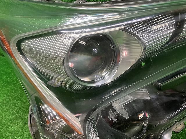 前期 プリウス ヘッドライト 美品 ヘッドライト右側 47-80 ZVW50 50 51