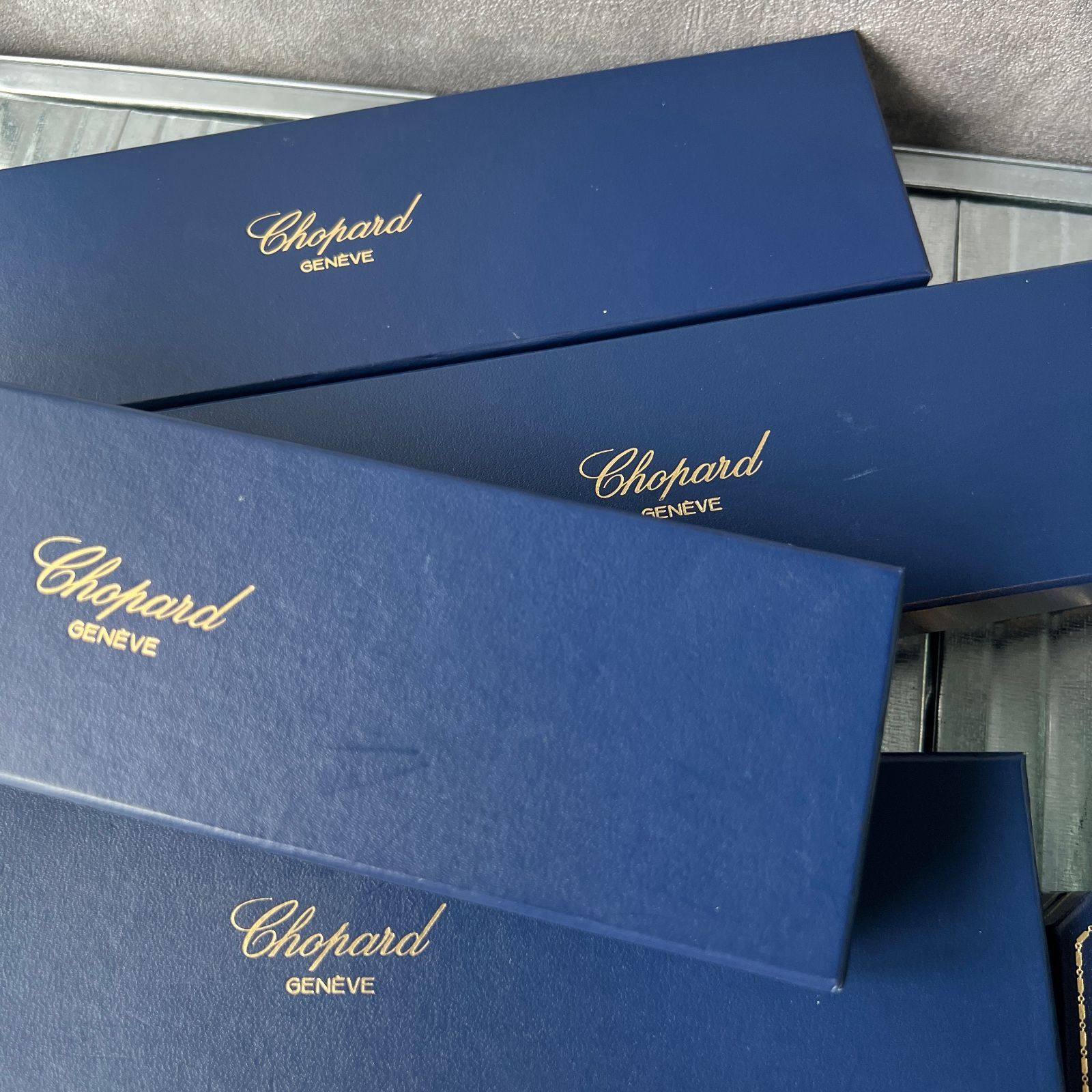 Chopard オリジナル保証書とパッケージ，時計用ケース、空箱（外箱・中箱） ショパール Chopard 空箱 時計ケース 2点セット 取扱説明書×1