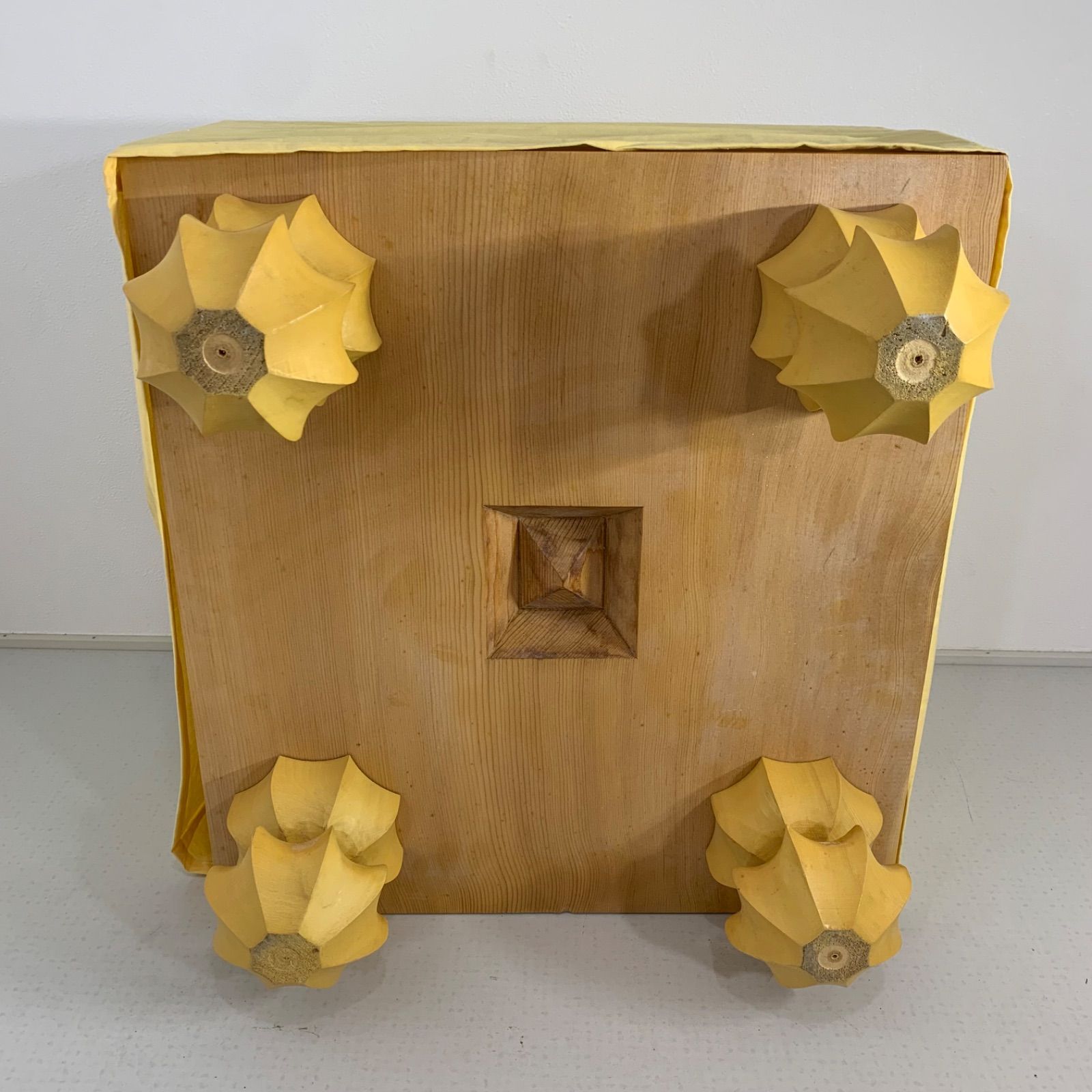 本榧碁盤？ 極厚 本榧？ 碁盤 脚付 へそ有り 音受け - メルカリ