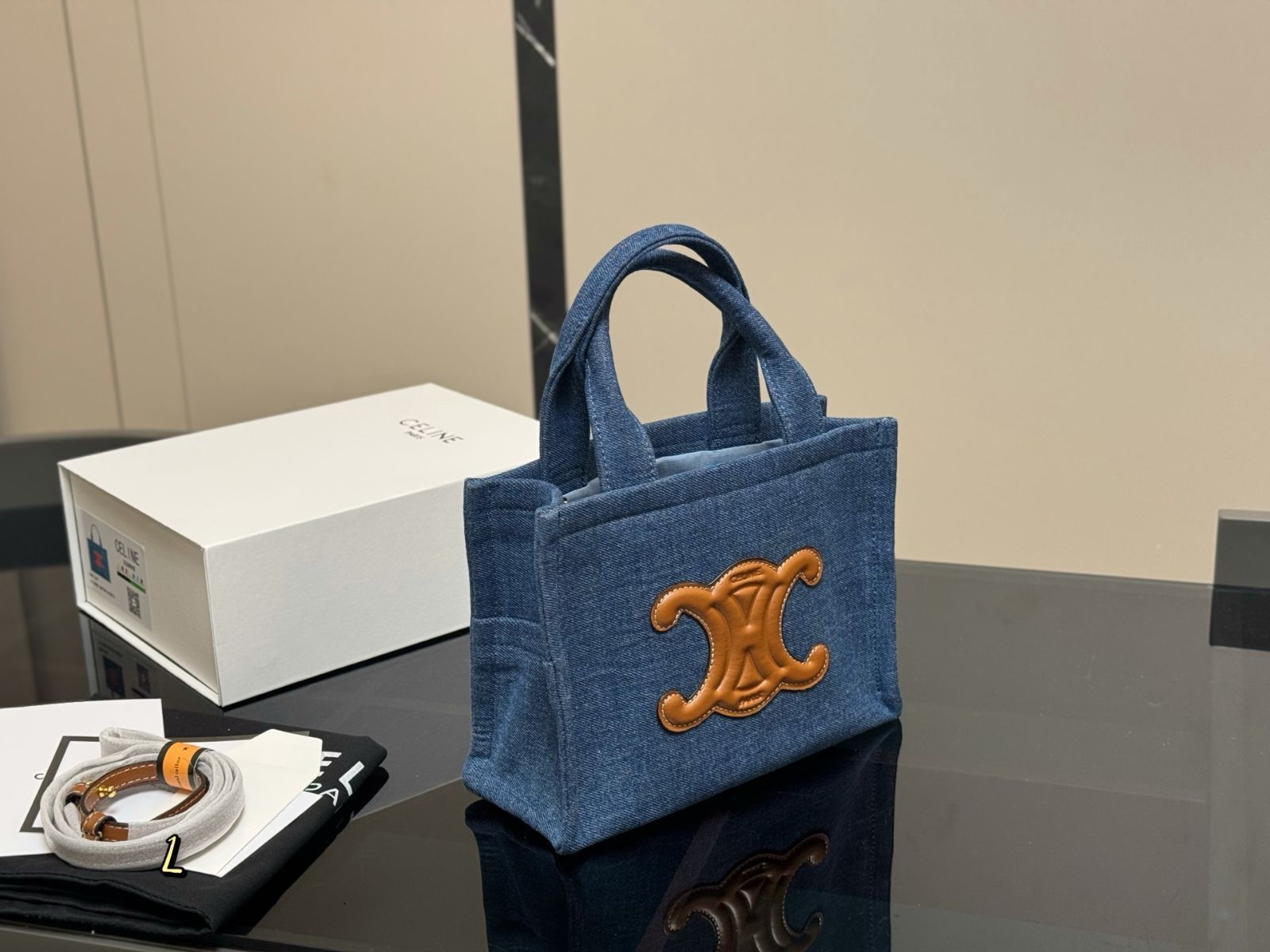 今日特価】Celine Triomphe Tote 2024 New Design セリーヌ