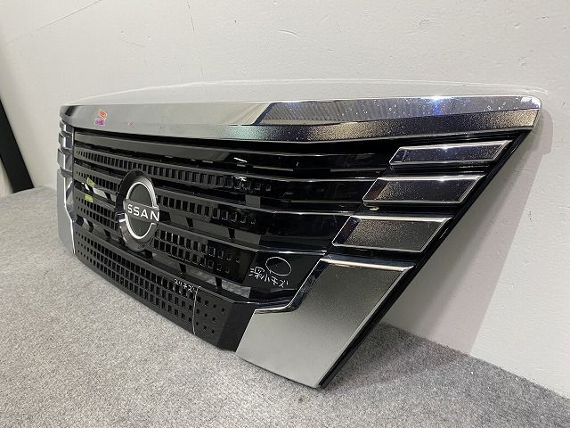 キャラバン NV350 標準 E26 純正 後期 フロント グリル/ラジエーター