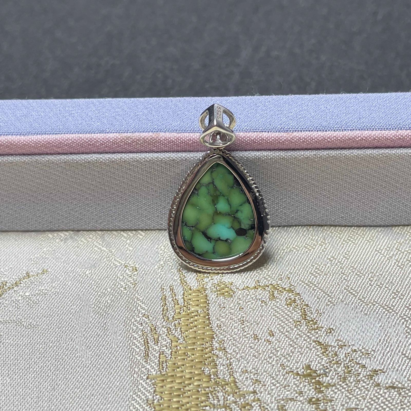 レア EU製 ☆ターコイズ トルコ石・ペンダント☆アクセサリー 天然石