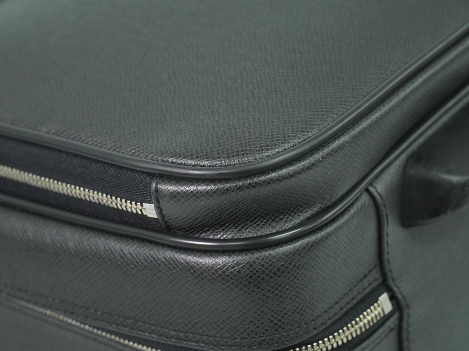 【極美品】ルイヴィトン キャリーバッグ M23205 パイロットケース レザー ルイヴィトン】M23205 タイガ パイロットケース アルドワーズ