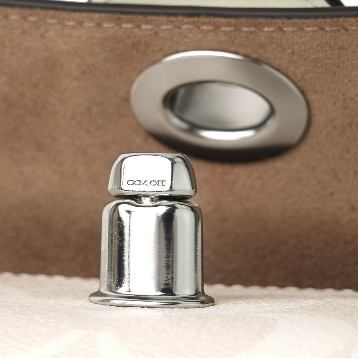 新品 コーチ COACH ショルダーバッグ BRIE MINI CROSSBODY チョーク