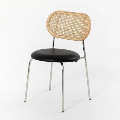 北欧風の籐編みのダイニングチェア