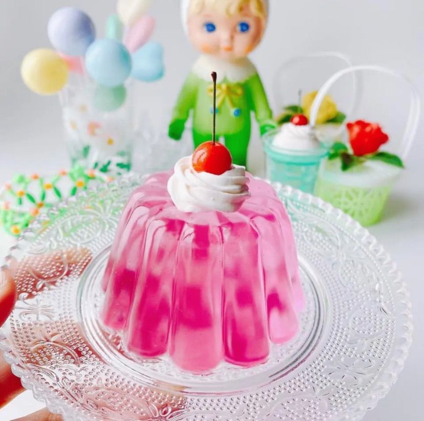 昭和レトロ 純喫茶の宝石ゼリーパフェ♪ 食品サンプル フェイクスイーツ 食品サンプル】昭和レトロ 喫茶店のキラキラゼリー オブジェ