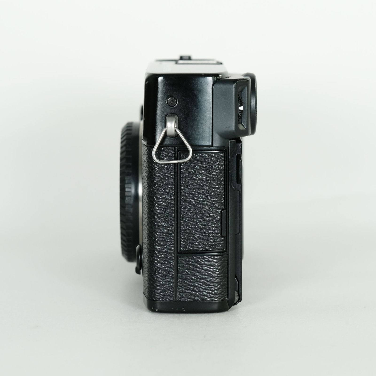 FUJIFILM X-pro3 ブラック【ショット数 4392】 やはり触ると、薄く、軽く、絶妙に手に馴染むジャストサイズの