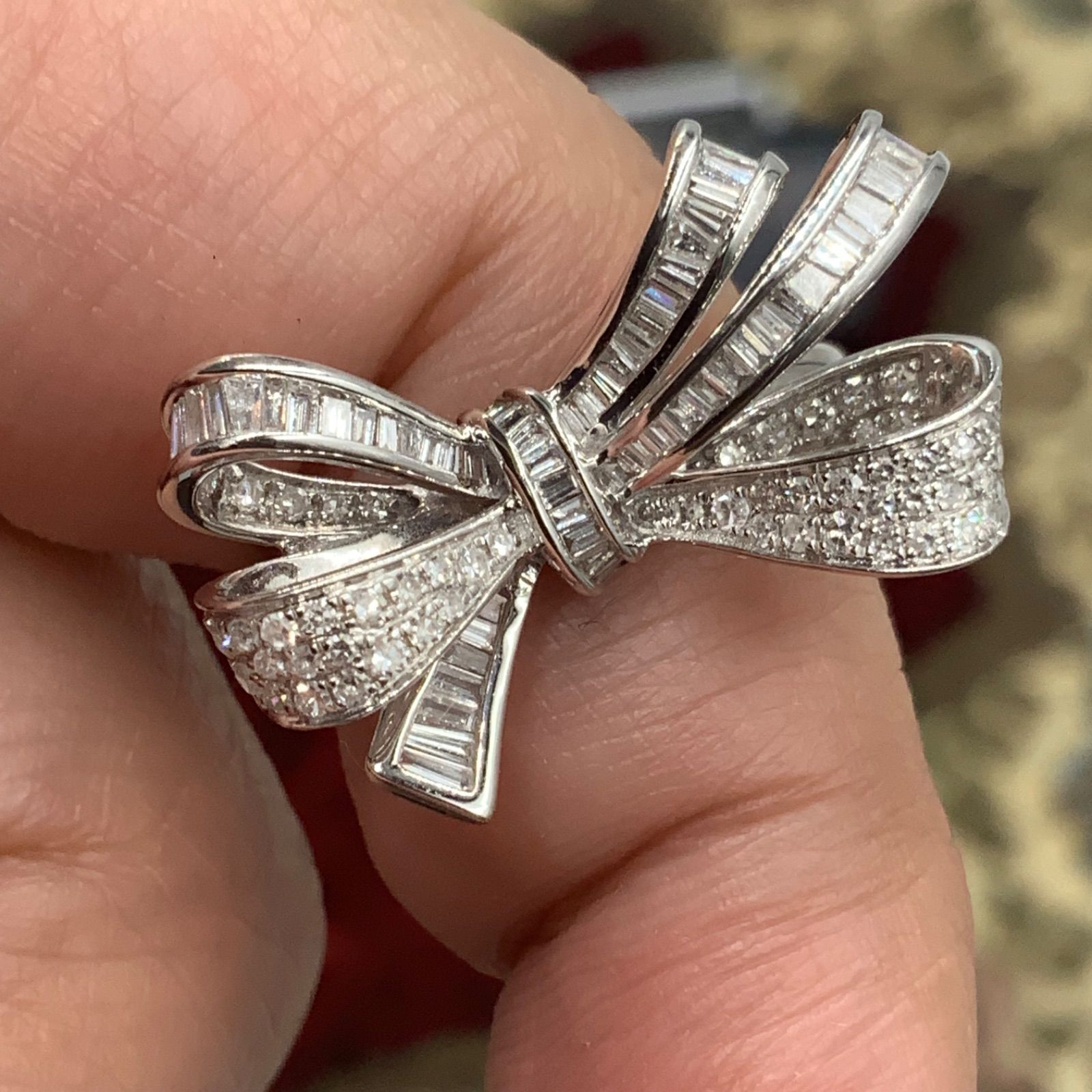 K18WG リボンモチーフ ダイヤリング 5.7g 約17.5号 0.8ct - メルカリ