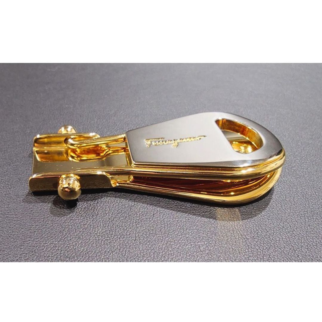 シルバー メタル