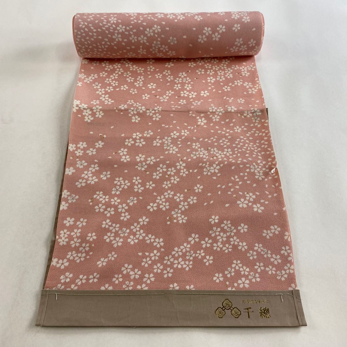 反物 逸品 小紋 千總 桜 金彩 縮緬 薄ピンク 正絹 【中古】 - メルカリ