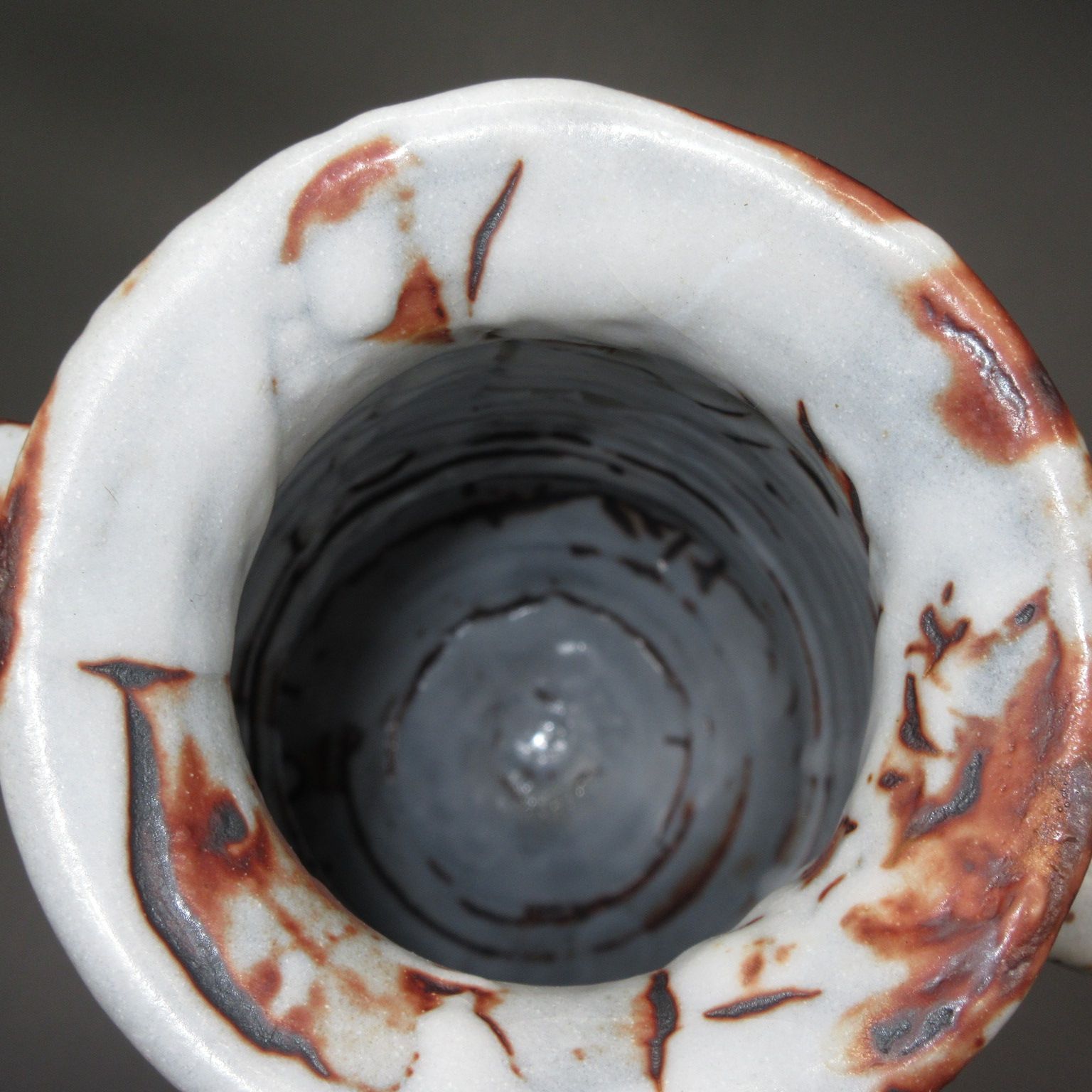 ☆陶器 美濃焼 鉄釉 鼠志野 花器 花生 花瓶 飾壺 ≪手作り≫ type-C