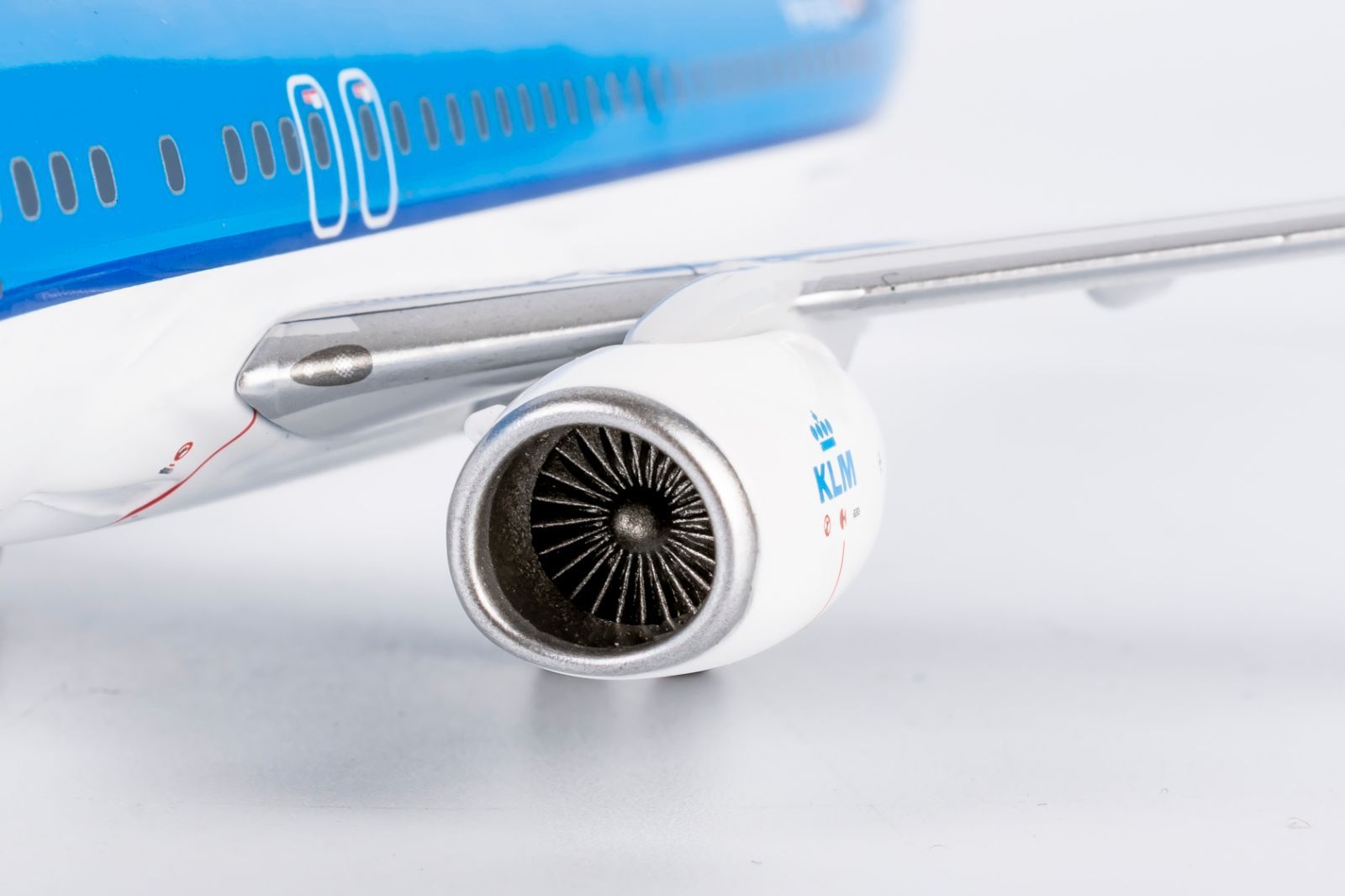737-900|w