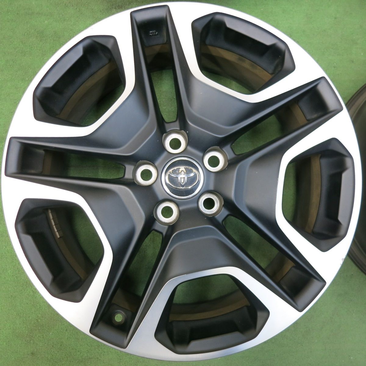 RAV4 アドベンチャー 純正 19インチ ホイールセット 送料無料] キレイ