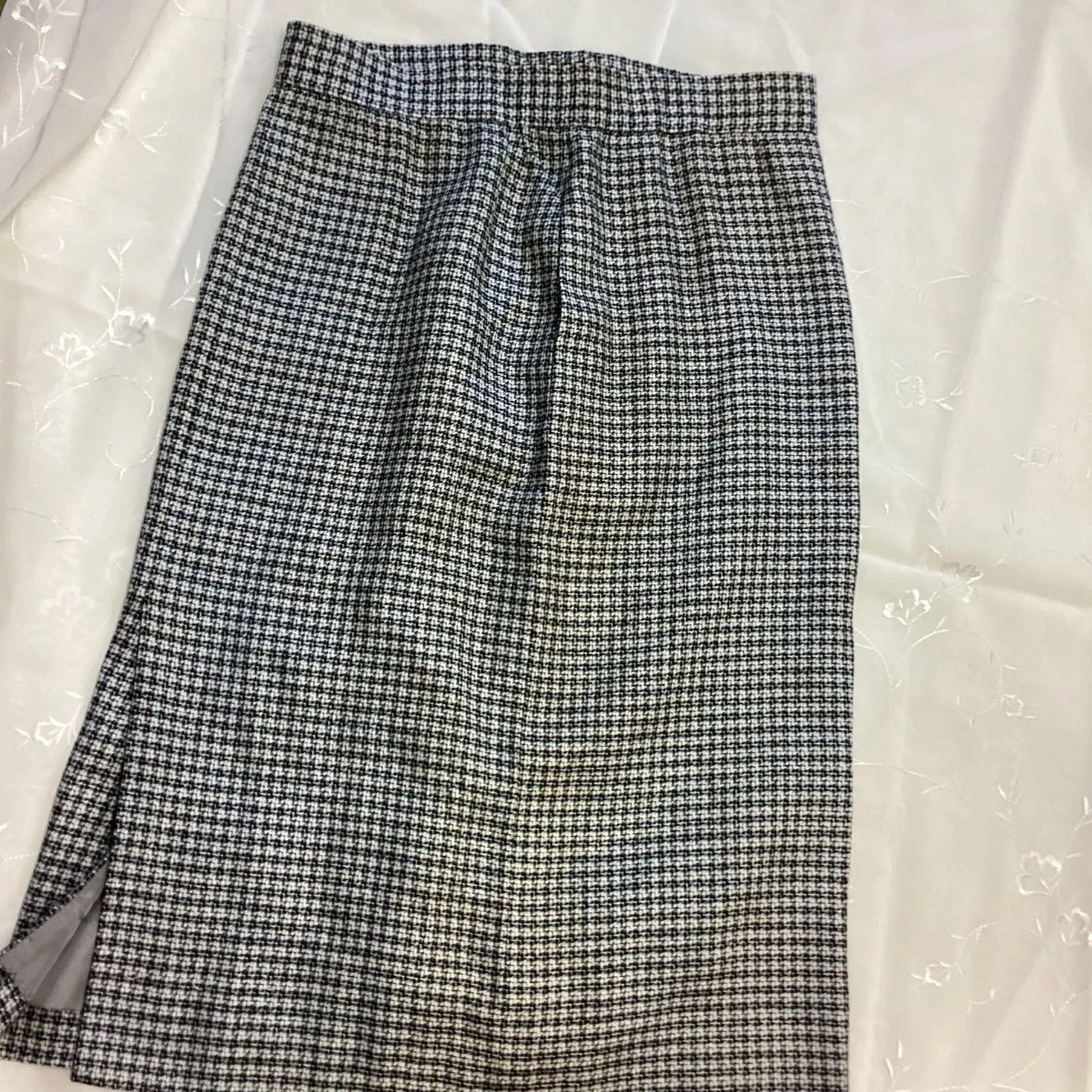 GIVENCHYジバンシー膝下丈スカート(L) - メルカリ