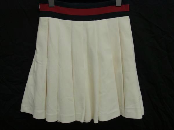 洋服 アイボリー系