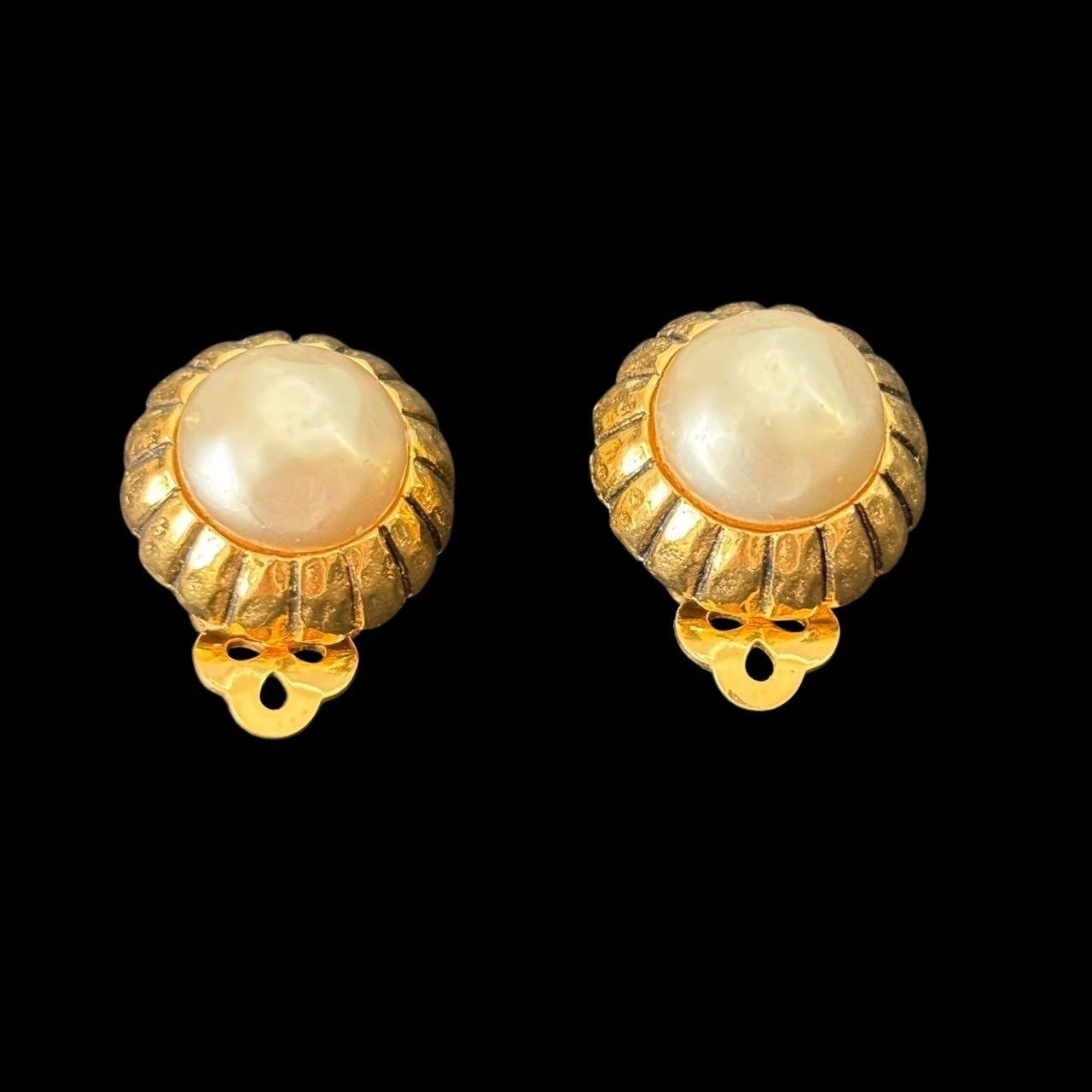 シャネル イヤリング アクセサリー レディース オールドシャネル クローバー ゴールド ブラック 中古