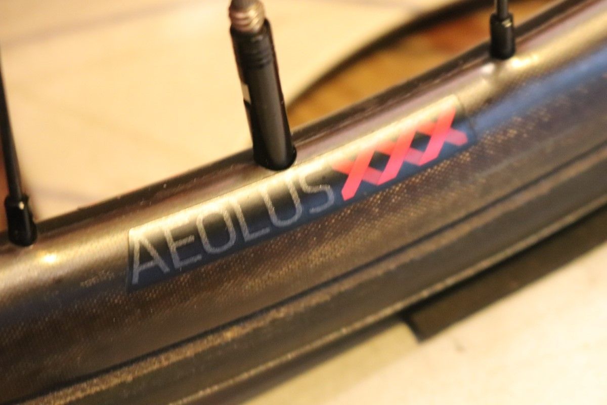 ボントレガー BONTRAGER アイオロス AEOLUS XXX カーボン チューブラー ホイールセット シマノ12/11S ナローリム 【東京南麻布店】