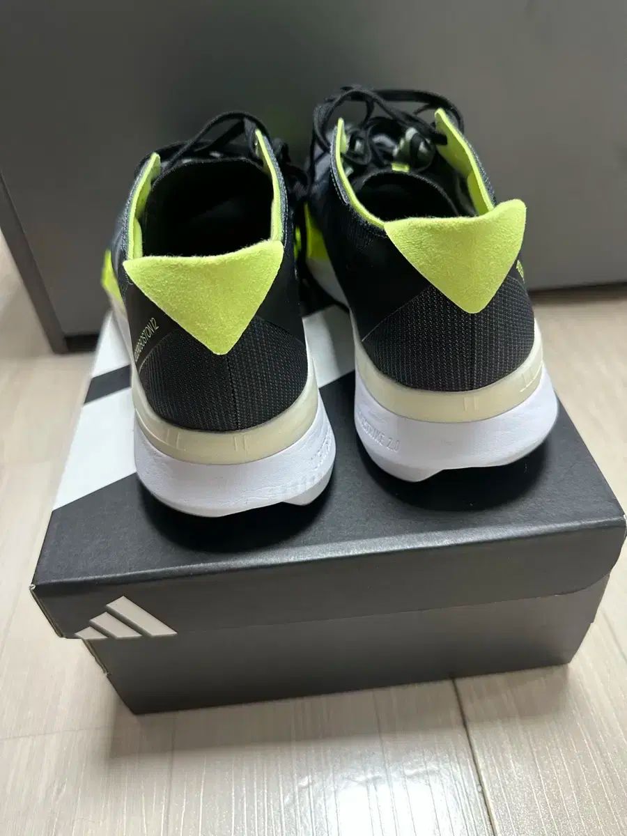 adidas アディダス
