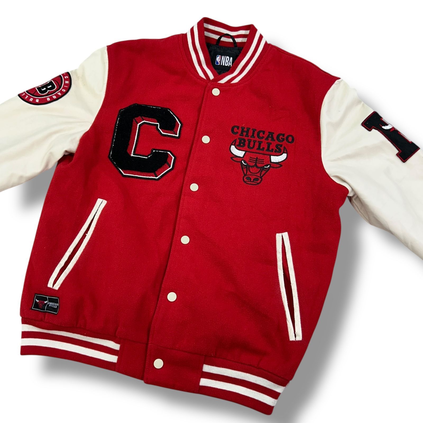 シカゴブルズ　スタジャン CHICAGO BULLS シカゴブルズ NBA 公式ライセンス 中綿キルティング