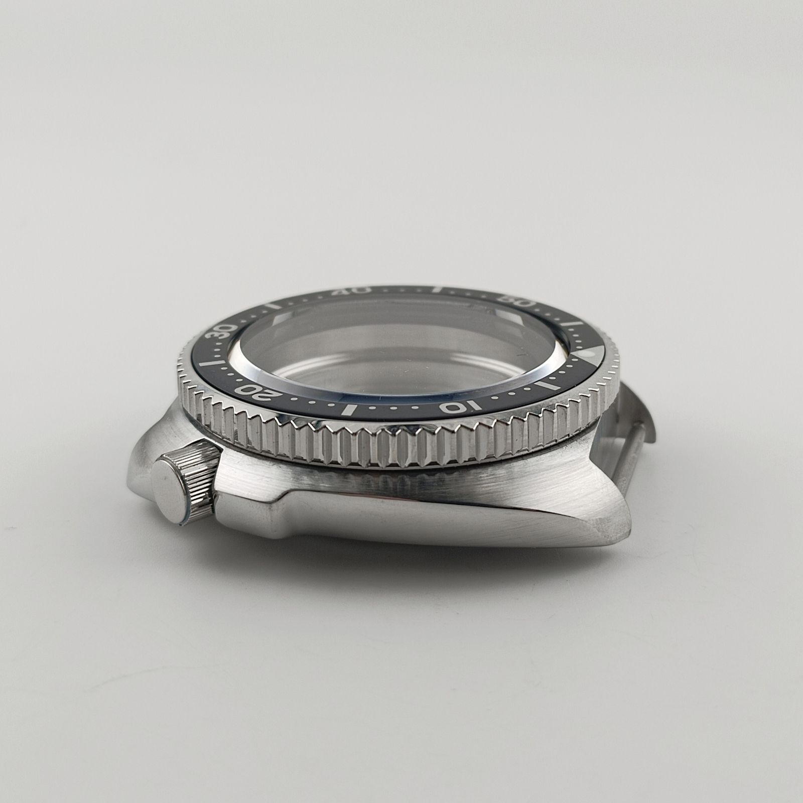 腕時計 ケース 44mm スケルトン裏蓋 【対応ムーブメント】SEIKO NH35 