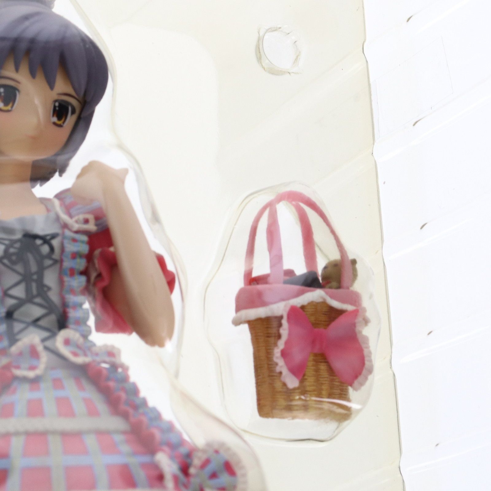 涼宮ハルヒの憂鬱　グリフォンエンタープライズ　長門有希　ロリータver 1/7 Amazon | 涼宮ハルヒの憂鬱 長門有希 ロリータver. (1/7スケール