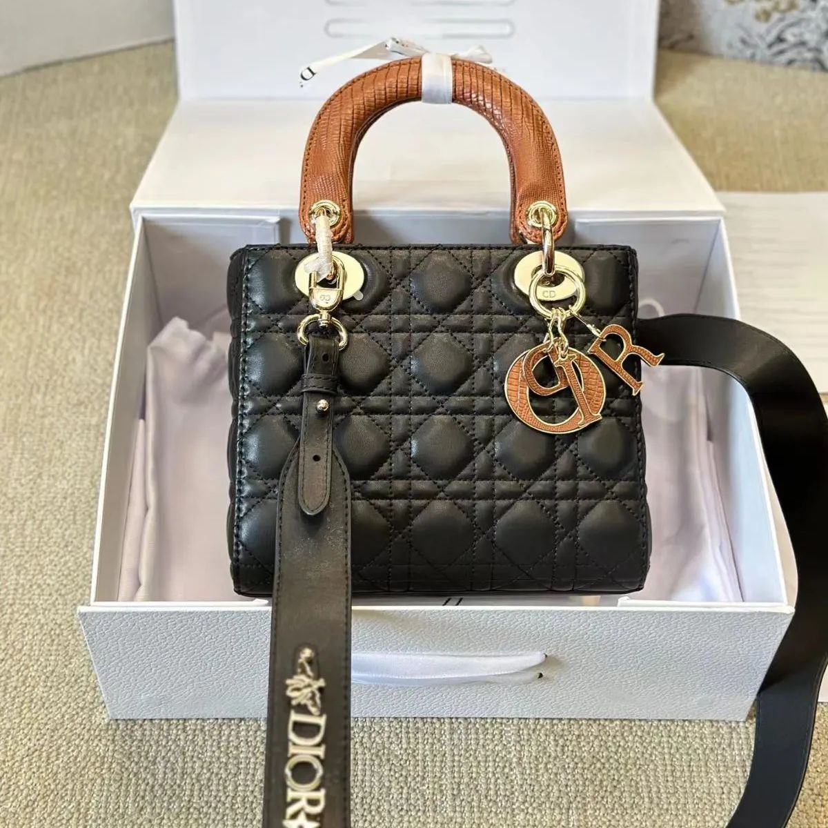 極美品 クリスチャンディオール Lady Dior スモールバッグ