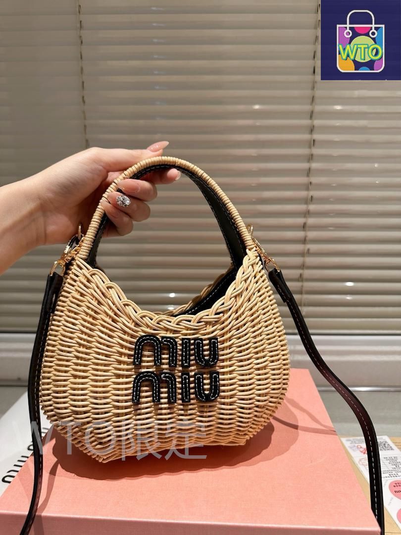 ミュウミュウ マトラッセハンドバッグ★お値下げ中 MIUMIU ミュウミュウ 編みカバン ハンドバッグ ショルダーバッグ