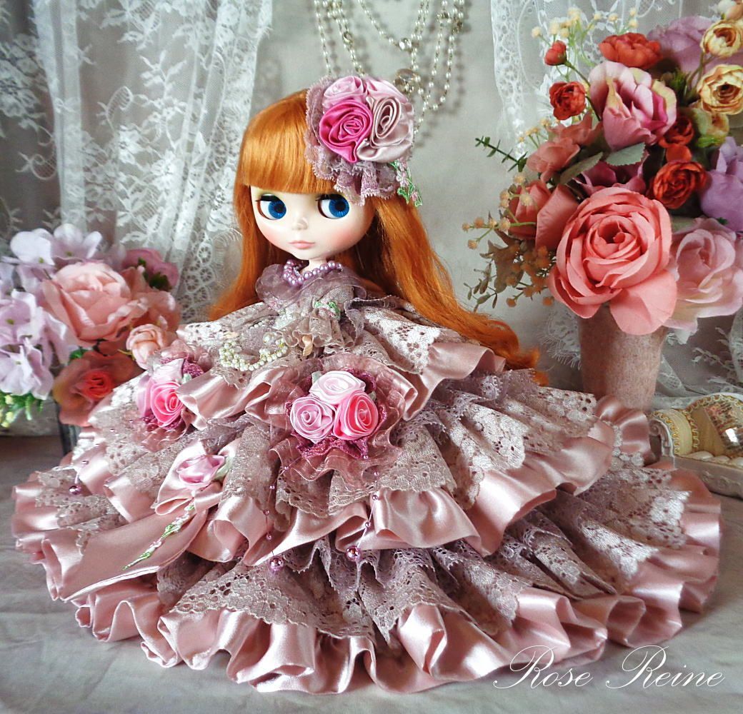 ベルサイユの薔薇 モーブピンクのミステリアスでゴージャスなボリュームフリルドールドレス