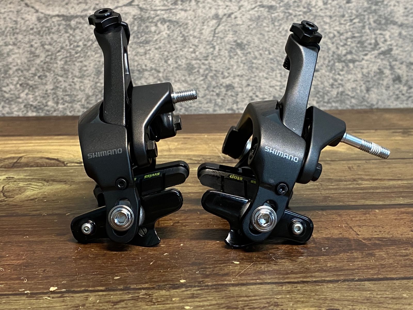 BR-R8100 ブレーキキャリパー