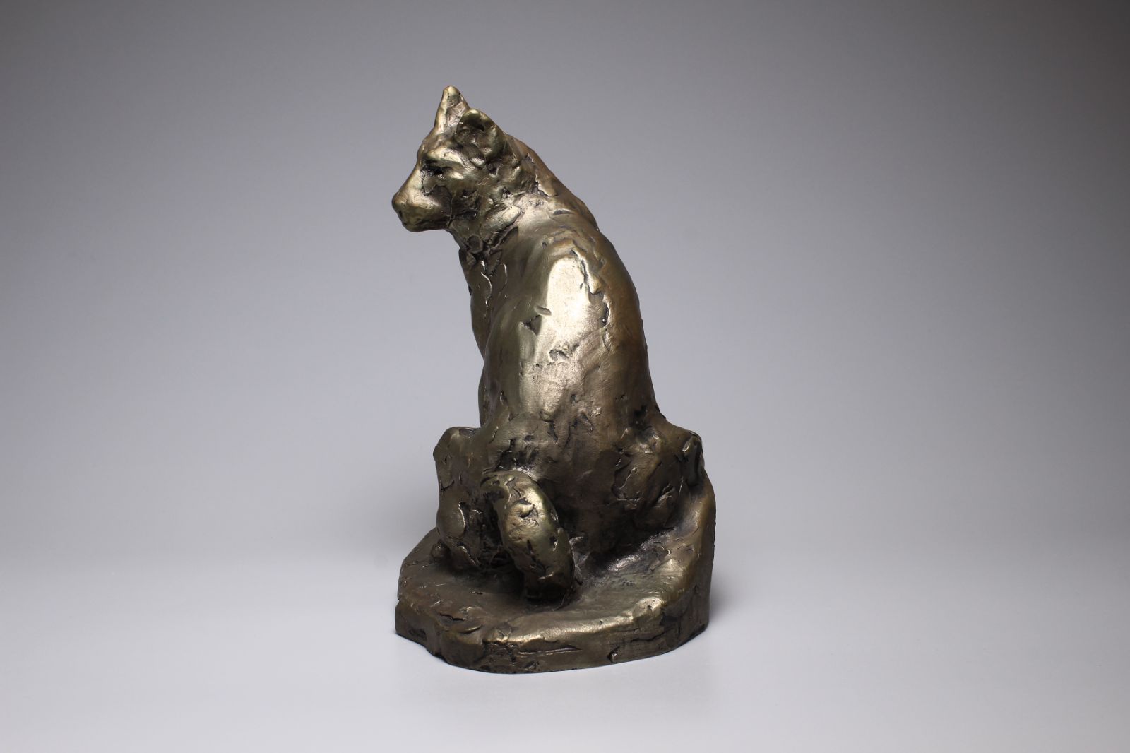 巨匠・北村西望作ブロンズ像「知恩」