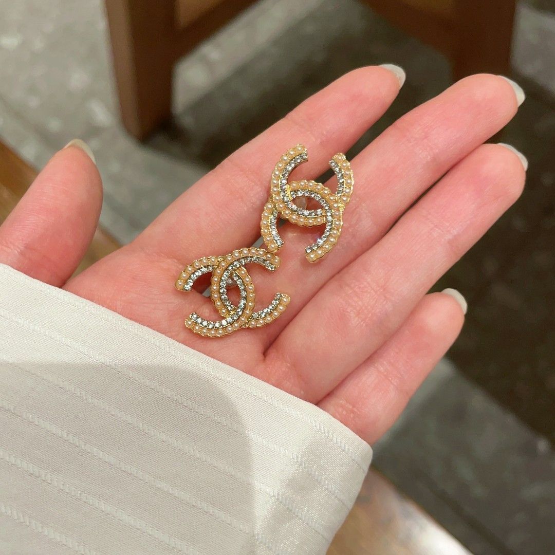 今日特価】CHANEL シャネル 中古 ダブル C イヤリング 今日特価】CHANEL シャネル 中古 ダブル C イヤリング