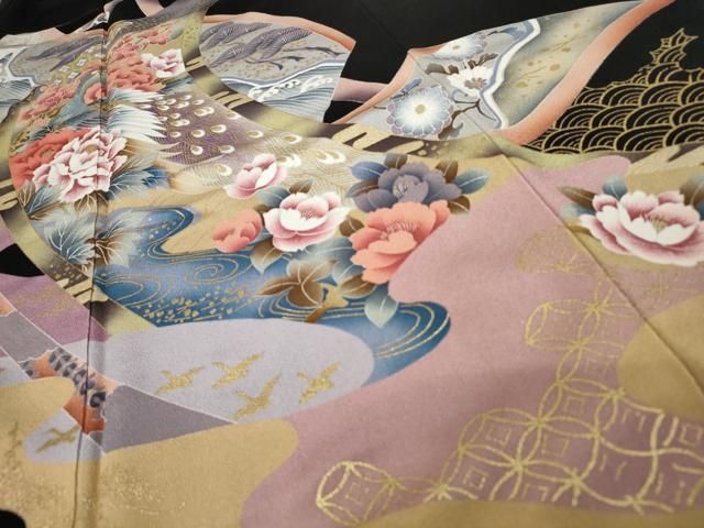 平和屋着物□豪華黒留袖 刺繍 絵巻孔雀花文 金彩 正絹 逸品