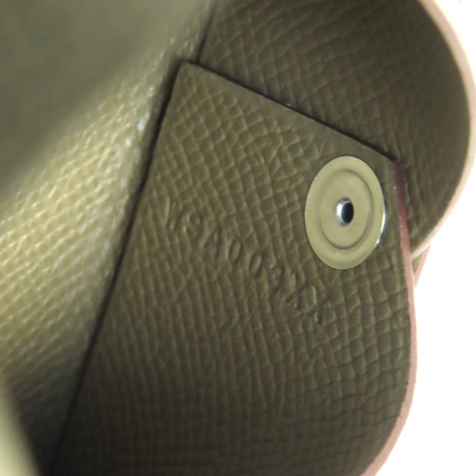 カルヴィ ヴォーエプソン