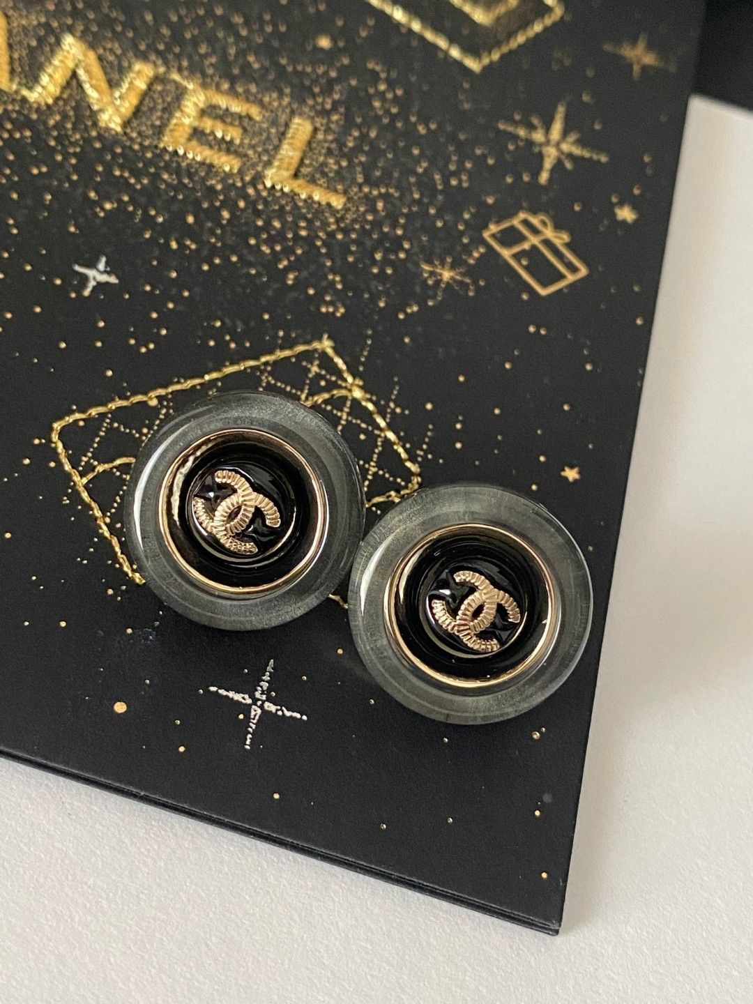 今日 CHANEL ヴィンテージ アルファベットイヤリング
