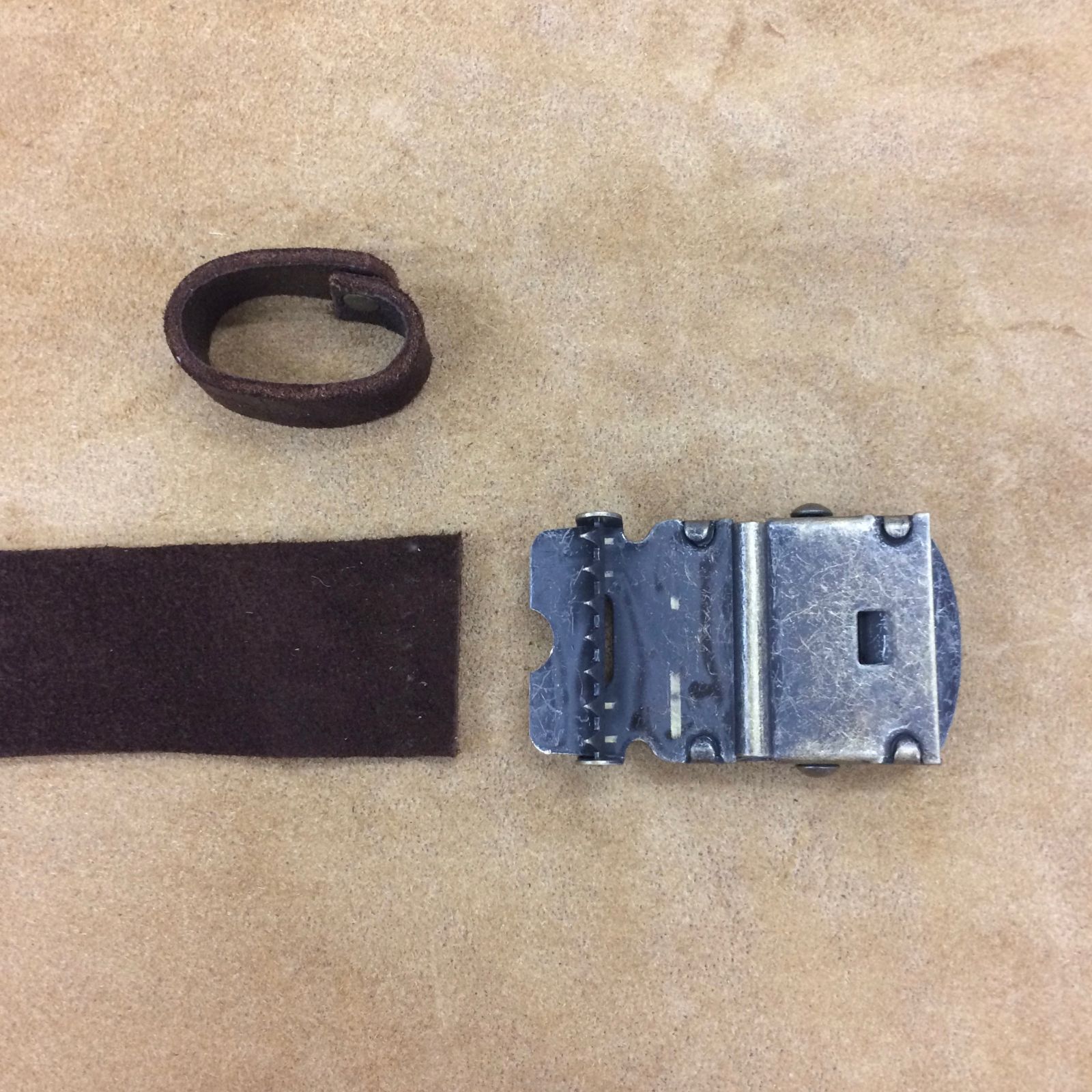 激レア　CUNE ベルト　美品 England製レザー】 kudu 本革 ベルト ガチャベルト 32ミリ幅