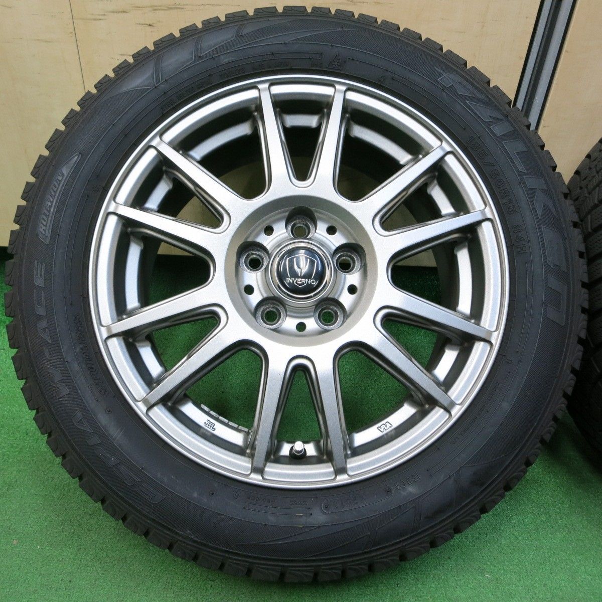 スタッドレスタイヤ D iG30 185/60R15 ホイール付き｜車・バイク・自転車