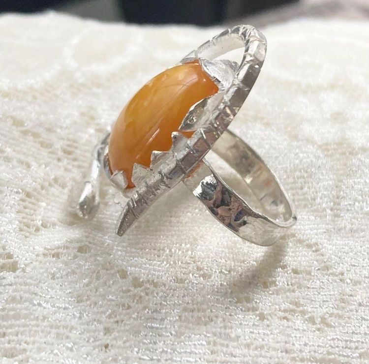 彫金作品　琥珀の巳さんリング　SILVER 蛇 彫金作品 琥珀の指輪 蛇のリング 巳さんリング SILVER - メルカリ