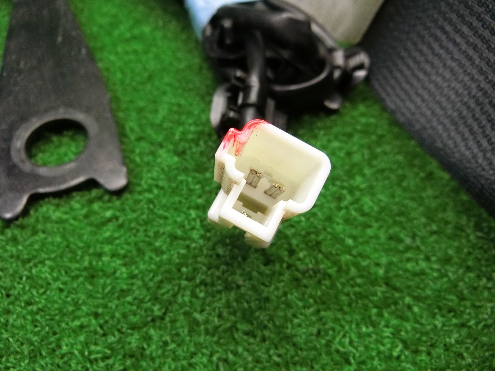 11448 三菱 アイミーブ HA3W フロント シートベルト 左右セット キャッチ TK-AH2-N725 TK-AH2-N726 BRIGHTFACE_UK